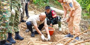 Bupati Bungo Letakkan Batu Pertama Pembangunan Jembatan Garuda Tahap V di Dusun Babeko