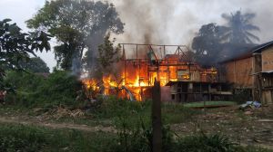 Diduga Korsleting Listrik, Dua Rumah di Arab Melayu Jambi Ludes Terbakar