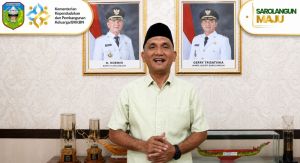 Bupati Sarolangun Hurmin Ajak Para Ayah Antar Anak ke Sekolah di Hari Pertama Masuk